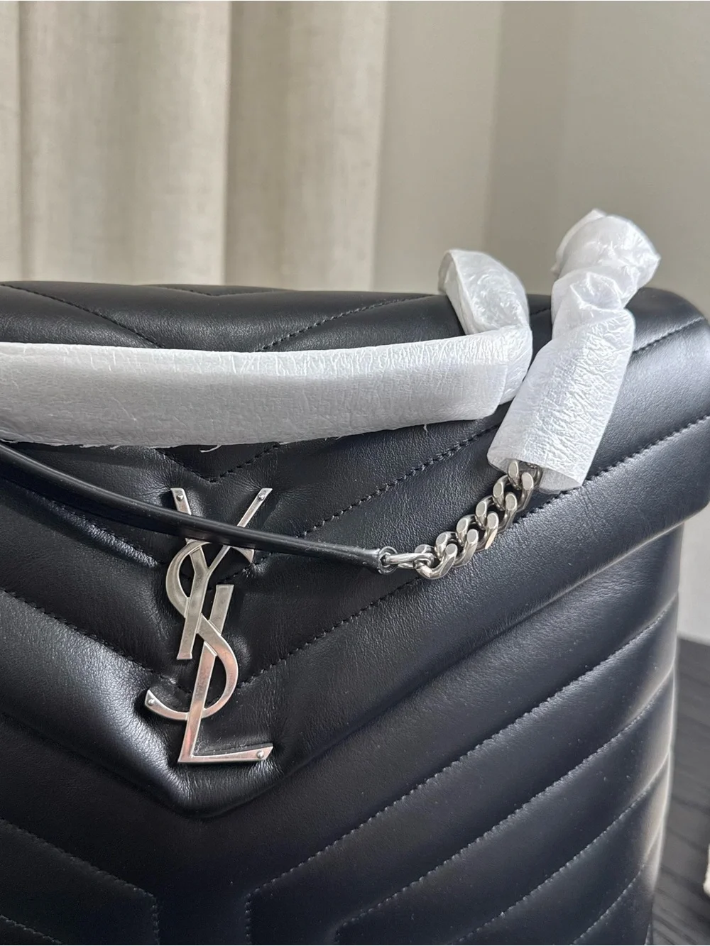 Saint Laurent YSL Loulou Medium Shoulder Bag Quilted Leather Black - Picture 8 of 9